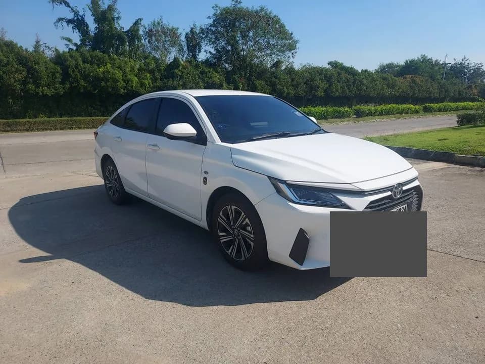 All-New Toyota Yaris Ativ 1.2 전면 사선 대표 이미지
