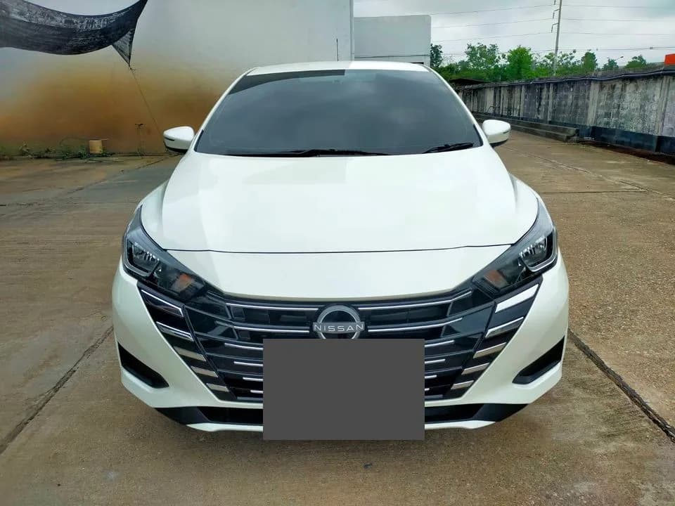 Nissan Almera 전면 대표 이미지