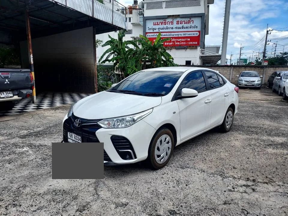 Toyota Yaris Ativ 1.2 세단 전면 사선 대표 이미지